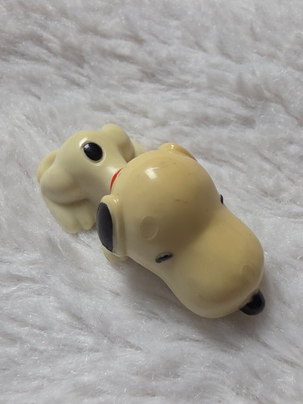 Vintage Peanuts Snoopy Laying Sleeping Plastic Mini Figure UFS Inc CUTE Rare